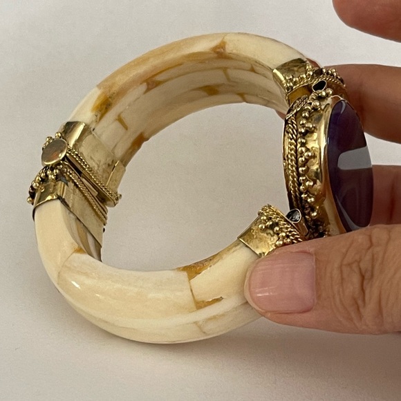 Antique style purple banded agate ox bone brass chunky hinged bangle bracelet - Picture 10 of 11